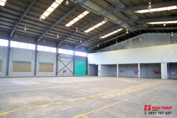 Kho hàng diện tích 2006m2 4