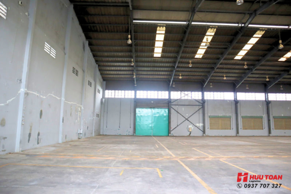 Kho hàng diện tích 2006m2 6