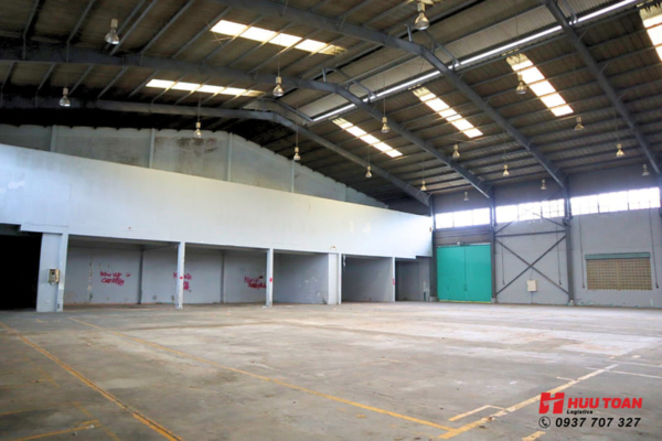 Kho hàng diện tích 2006m2