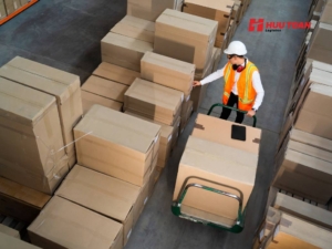 Kho trung chuyển là gì và khác gì với kho lưu trữ truyền thống