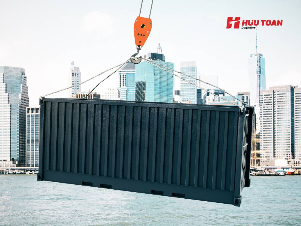 Các loại thiết bị xếp dỡ container phổ biến tại cảng và kho logistics Việt Nam Các loại thiết bị xếp dỡ container phổ biến tại cảng và kho logistics Việt Nam