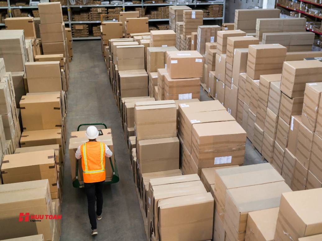 Giá thuê kho quận Bình Tân đang biến động thế nào? Phân tích các rủi ro doanh nghiệp dễ gặp khi giá thuê kho Quận Bình Tân