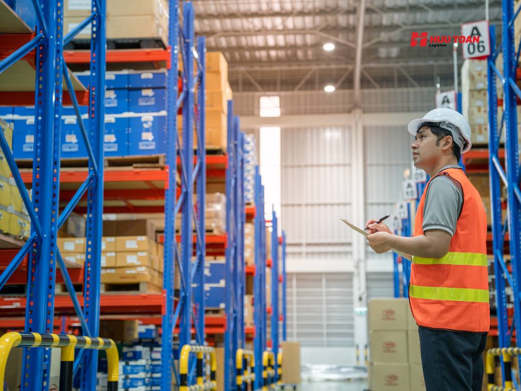 Giải mã chi phí ẩn khi cho thuê kho Quận Bình Tân Vì sao giá thuê kho thấp nhưng tổng chi phí thực tế khi sử dụng dịch vụ cho thuê kho Quận Bình Tân lại cao hơn 20–40%?