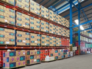 Khi tiết kiệm chi phí tiền thuê ban đầu nhưng chi phí vận chuyển phát sinh nhiều hơn trong quá trình vận hành thực tế