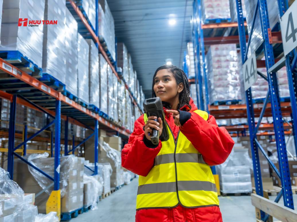 Kho lạnh là gì và những ngành hàng bắt buộc phải sử dụng kho lạnh Những rủi ro doanh nghiệp có thể gặp nếu không lựa chọn và vận hành kho lạnh đúng tiêu chuẩn bảo quản