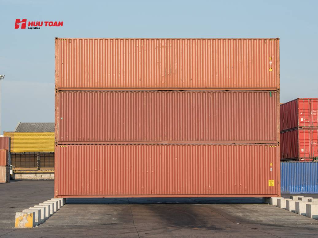 Kích thước container 40 feet cao bao nhiêu và chứa được những loại hàng nào Thông số kích thước container 40 feet cao doanh nghiệp cần nắm rõ trước khi đóng hàng và tổ chức vận chuyển